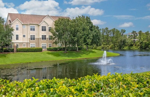 Southside Apartment | Landing | Modern 1BD, Yoga Studio