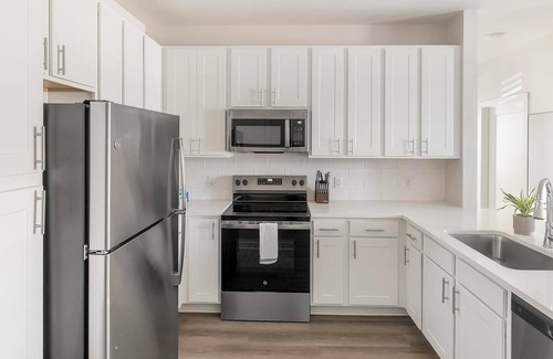 Belle Mina Apartment | Landing | Modern 2BD, Courtyard, Gym