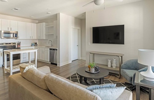 Belle Mina Apartment | Landing | Modern 2BD, Courtyard, Yoga Studio