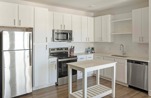 Belle Mina Apartment | Landing | Modern 2BD, Courtyard, Yoga Studio