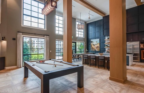 Freeport Apartment | Landing | Modern 2BD, Clubhouse, Yoga Studio