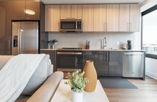 Baileys Crossroads Apartment | Landing | Modern 2BD, Gym, Game Room