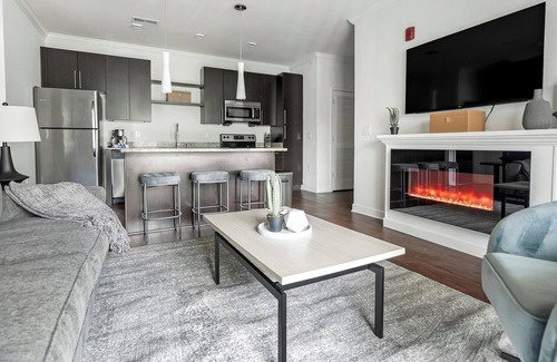 Huntersville Apartment | Landing | Modern 2BD, Gym