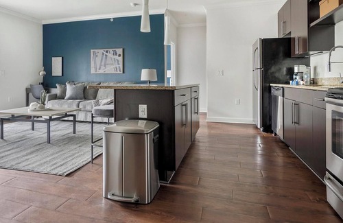 Huntersville Apartment | Landing | Modern 2BD, Gym