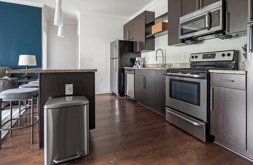 Huntersville Apartment | Landing | Modern 2BD, Gym