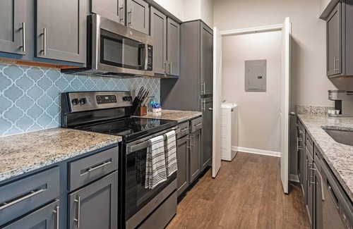 San Antonio Apartment | Landing | Modern 2BD, Clubhouse, Gym