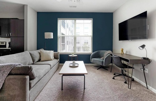 Chesterfield Apartment | Landing | Spectacular 1BD, Pool, Gym