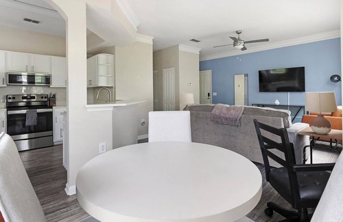 Southside Apartment | Landing | Spectacular 1BD, Yoga Studio