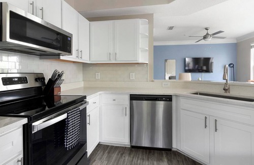 Southside Apartment | Landing | Spectacular 1BD, Yoga Studio