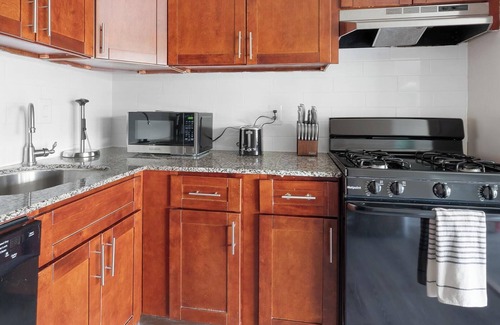 Greenbelt Apartment | Landing | Spectacular 1BD, Pool, Gym