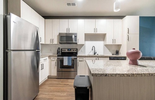 Tropic Apartment | Landing | Spectacular 1BD, Pool, Courtyard