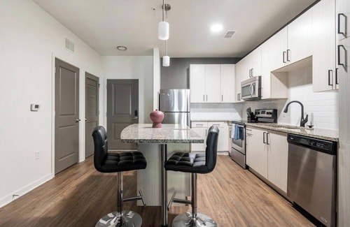 Tropic Apartment | Landing | Spectacular 1BD, Pool, Courtyard