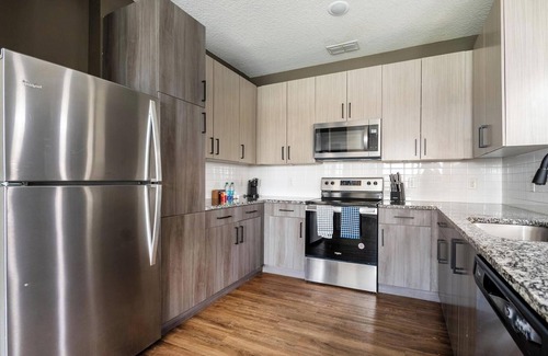 Tropic Apartment | Landing | Spectacular 1BD, Pool, Gym