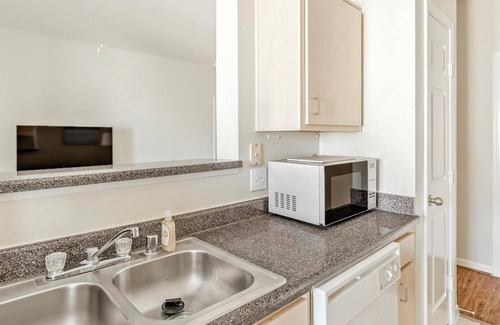 Southbelt/Ellington Apartment | Landing | Spectacular 1BD, Game Room, Pool