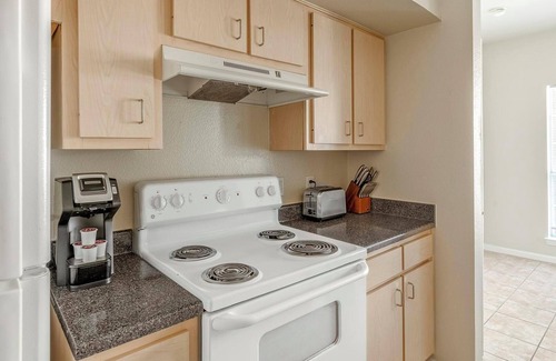 Southbelt/Ellington Apartment | Landing | Spectacular 1BD, Game Room, Pool