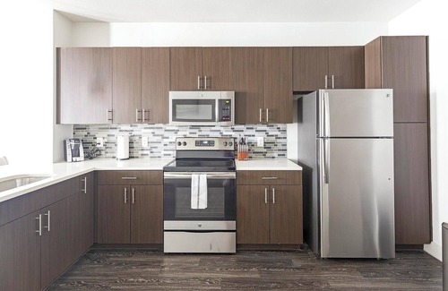 Vickery Meadow Apartment | Landing | Spectacular 1BD, Pool, Gym