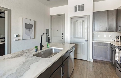 Denton Apartment | Landing | Spectacular 1BD, Gym, Clubhouse