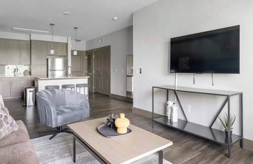 Memorial Apartment | Landing | Spectacular 1BD, Gym