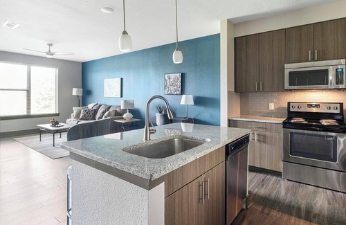 Memorial Apartment | Landing | Spectacular 1BD, Gym