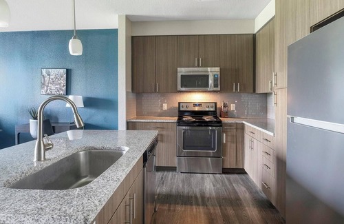 Memorial Apartment | Landing | Spectacular 1BD, Gym