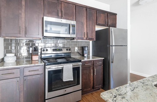 Buda Apartment | Landing | Spectacular 1BD, Yoga Studio, Gym