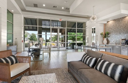 Buda Apartment | Landing | Spectacular 1BD, Yoga Studio, Gym
