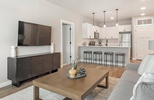 Goodyear Apartment | Landing | Spectacular 2BD, Clubhouse