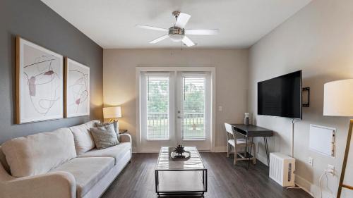 St. Johns Apartment | Landing Spectacular 2BD Gym