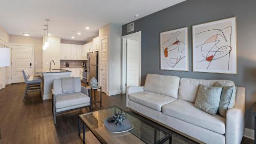 St. Johns Apartment | Landing Spectacular 2BD Gym