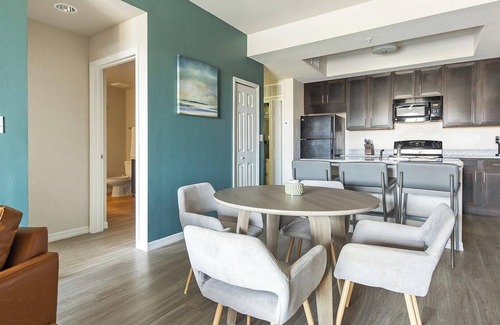 Fort Myers Apartment | Landing | Spectacular 1BD, Pool, Gym