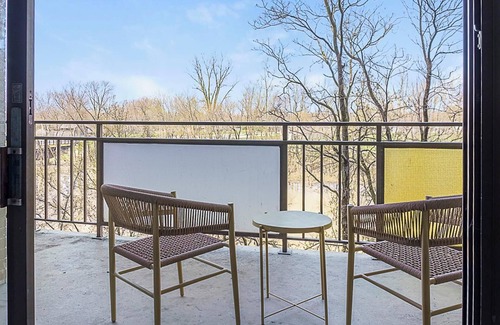 Fort Wayne Apartment | Landing | Spectacular 1BD, Gym, Game Room