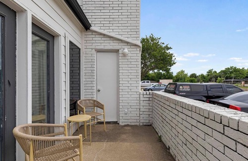 Fort Worth Apartment | Landing | Spectacular 1BD, Courtyard, Pool