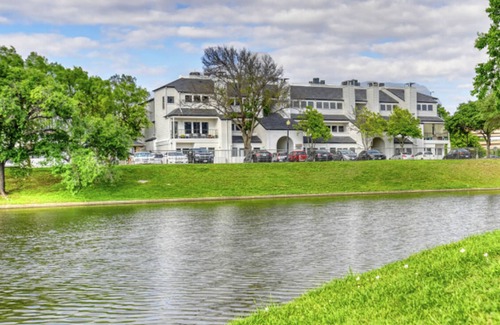 Fort Worth Apartment | Landing | Spectacular 1BD, Courtyard, Pool