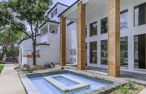 Fort Worth Apartment | Landing | Spectacular 1BD, Courtyard, Pool