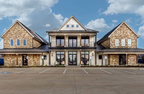 Fort Worth Apartment | Landing | Spectacular 2BD, Yoga Studio, Pool