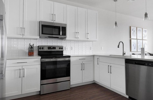 Wetmore Apartment | Landing | Spectacular 1BD, Clubhouse, Gym