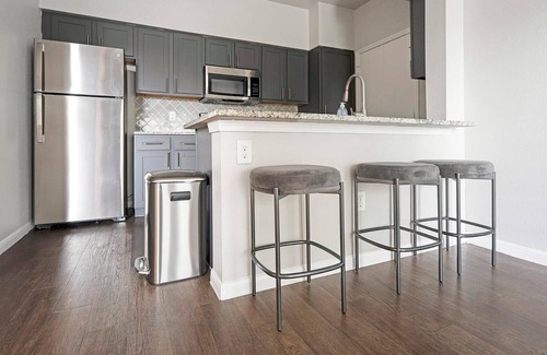 San Antonio Apartment | Landing | Spectacular 2BD, Gym, Clubhouse