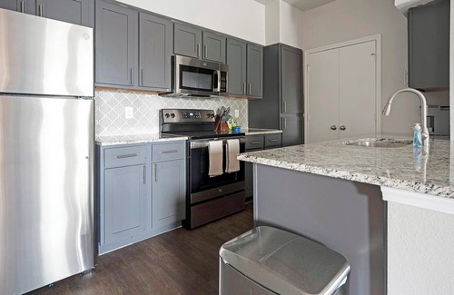 San Antonio Apartment | Landing | Spectacular 2BD, Gym, Clubhouse