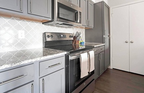 San Antonio Apartment | Landing | Spectacular 2BD, Gym, Clubhouse