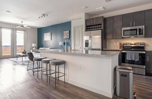 Wetmore Apartment | Landing | Stunning 1BD, Gym, Game Room
