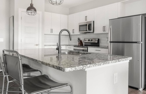 Mableton Apartment | Landing | Stunning 1BD, Gym, Pool