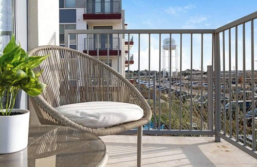 Buda Apartment | Landing | Stunning 1BD, Game Room, Clubhouse