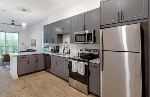 Denton Apartment | Landing | Stunning 1BD, Gym