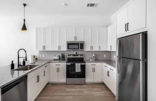 Denton Apartment | Landing | Stunning 1BD in Denton