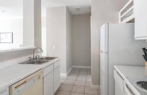 Briarforest Apartment | Landing | Stunning 1BD, Pool, Gym