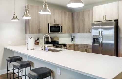 Fort Myers Apartment | Landing | Stunning 1BD, Gym, Pool