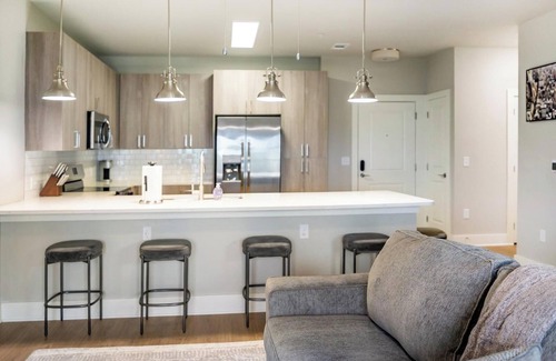 Fort Myers Apartment | Landing | Stunning 1BD, Gym, Pool