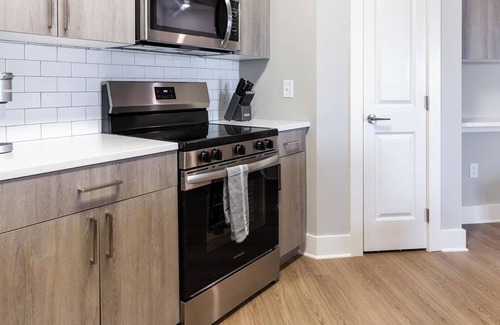 Fort Myers Apartment | Landing | Stunning 1BD, Pool, Clubhouse