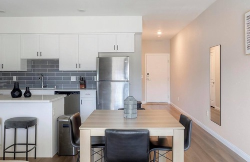 Townsite Apartment | Landing | Stunning 1BD, Rooftop Lounge, Pool