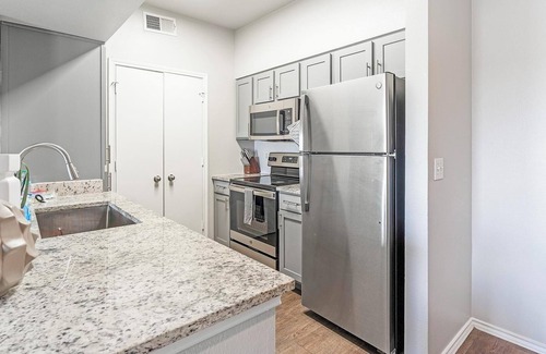 San Antonio Apartment | Landing | Stunning 2BD, Gym, Pool